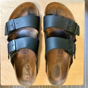 Black 2 strap Birkenstocks